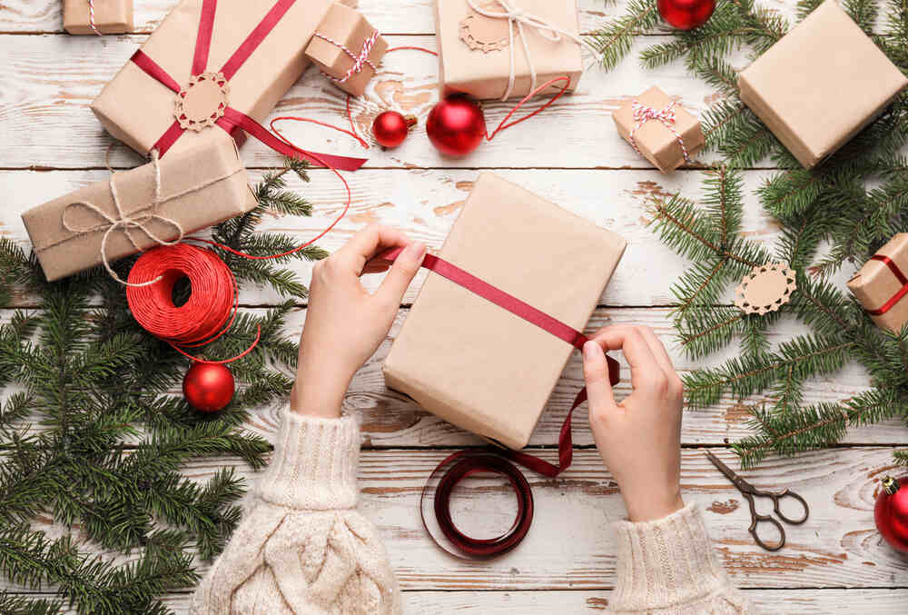 How to Create a Custom Wedding Gift Basket